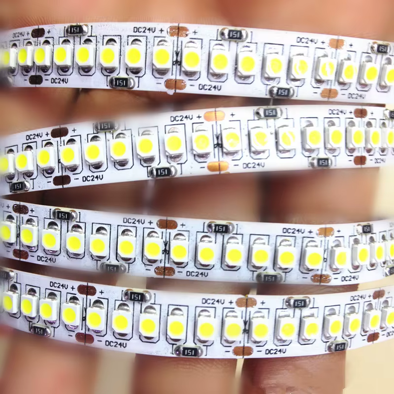 Bande LED 4800Lm Super lumineuse 24V IP20 48W 93.6W 2835 bande LED 240led bande lumineuse Flexible r