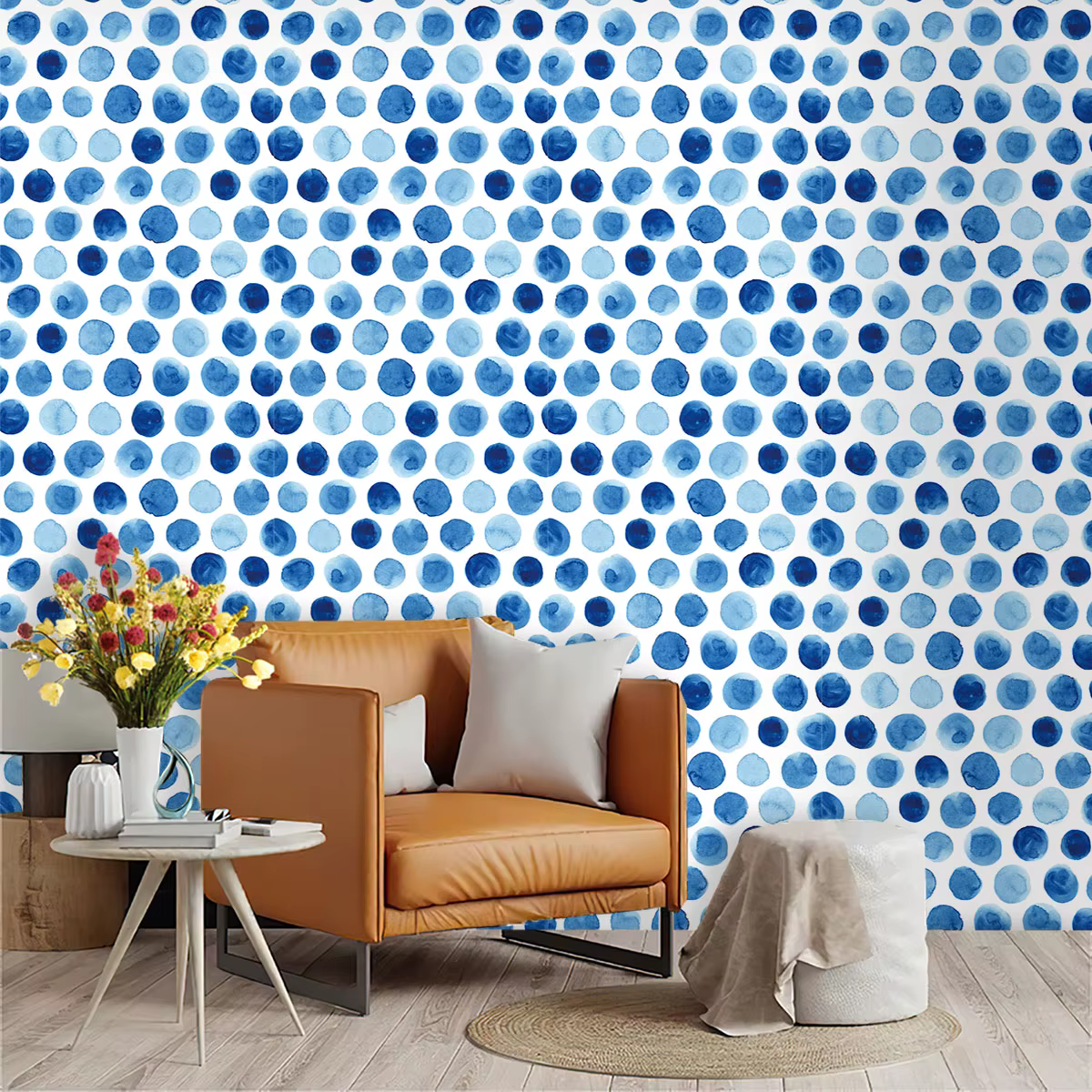 Un rouleau de papier peint cyclique à motif de pois dégradés bleus et blancs. Le papier peint cycliq