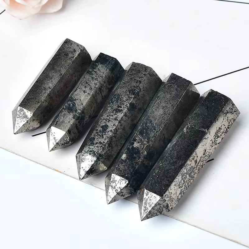 Pierre de guérison en hématite naturelle, pierre de guérison, pyrite d'obélisque, baguette à Quartz, beau ornement pour la décoration de la maison, pyramide en pierre énergétique