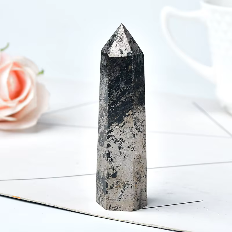 Pierre de guérison en hématite naturelle, pierre de guérison, pyrite d'obélisque, baguette à Quartz, beau ornement pour la décoration de la maison, pyramide en pierre énergétique