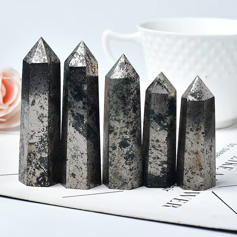 Pierre de guérison en hématite naturelle, pierre de guérison, pyrite d'obélisque, baguette à Quartz, beau ornement pour la décoration de la maison, pyramide en pierre énergétique