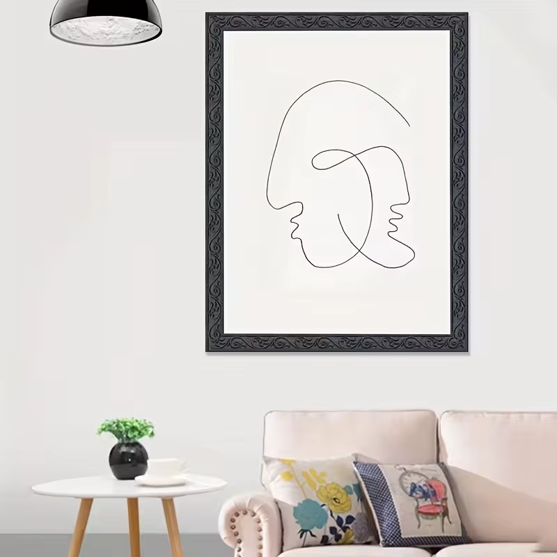 Moulures murales en mousse gaufrée avec adhésif intégré. Plinthes et bordures