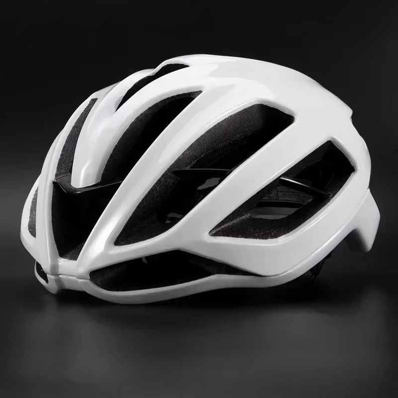 Casque de cyclisme professionnel MTB pour hommes et femmes, casque de vitesse pour vélo de montagne, casque de sport de plein air ultraléger et respirant