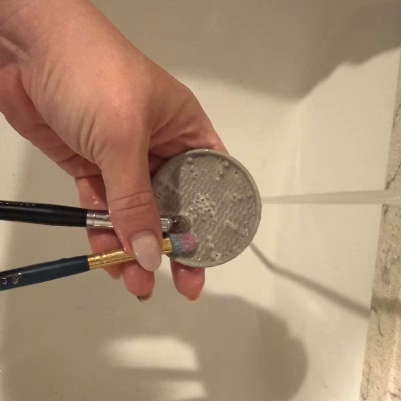 Tampon de nettoyage pour pinceaux