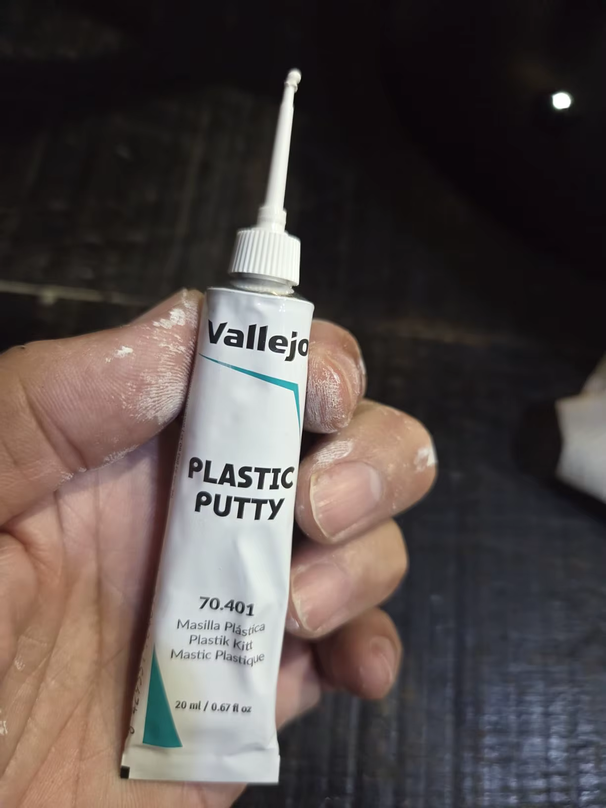 Vallejo - Mastic plastique 20 ml (0,67 fl.oz.) | Blanc, Opaque, Finition Consistant