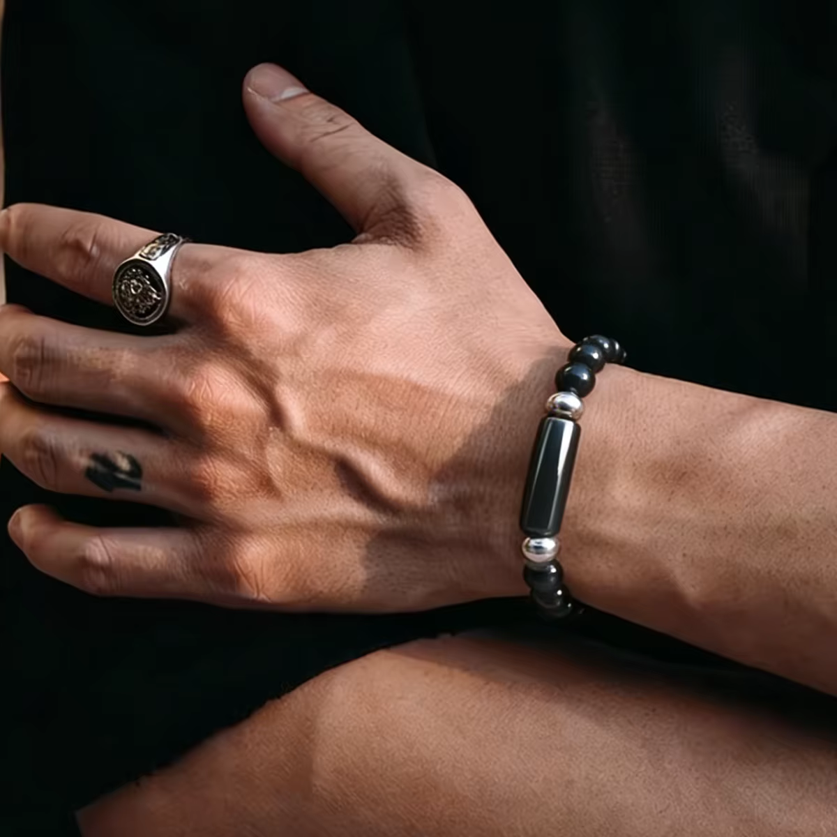 Bracelet en hématite naturelle pour hommes – Perles en forme de baril pour la paix, la protection et la guérison – Bijou en pierre pour soulager le stress et le port quotidien