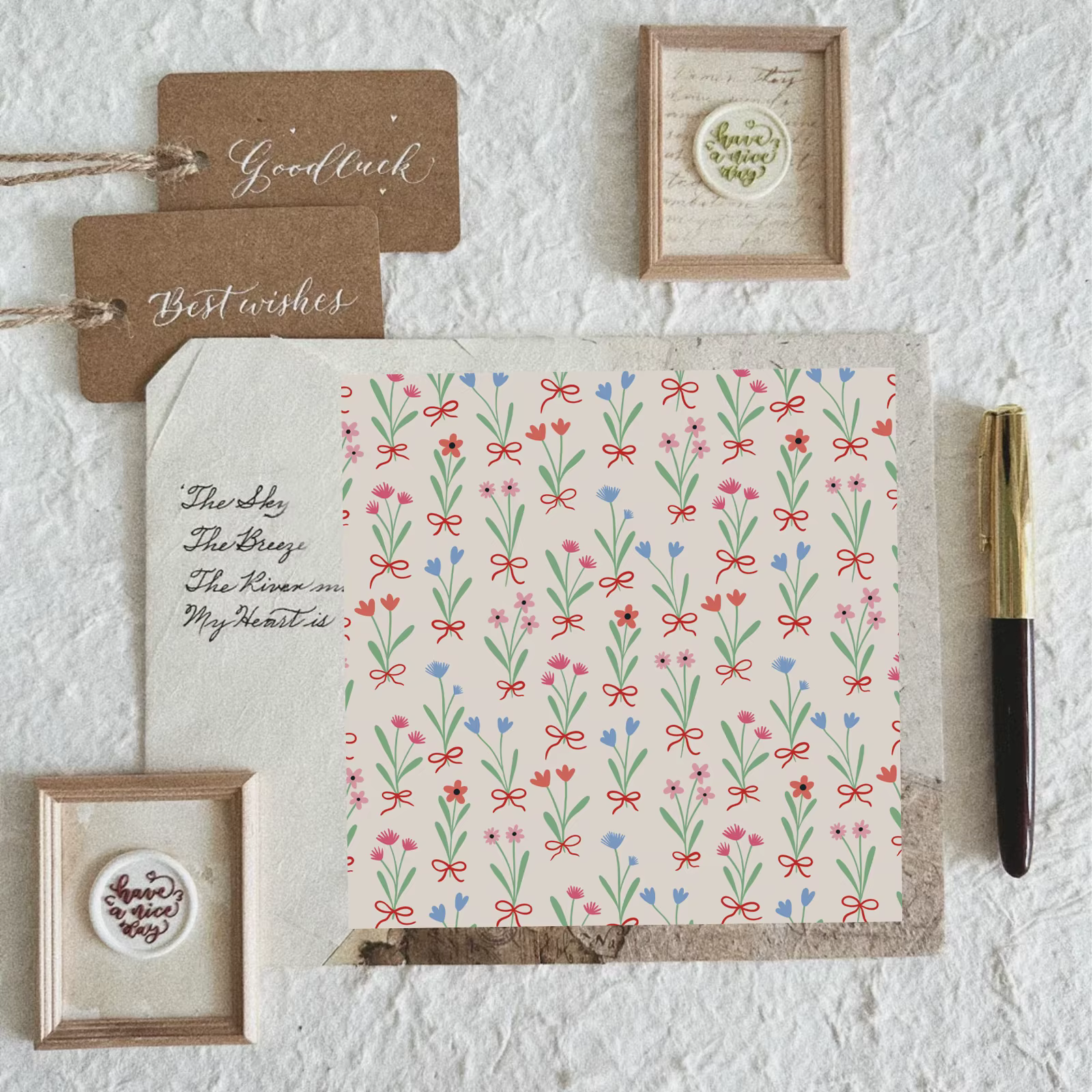 Ruban à nœud et papier artisanal décoratif Floral