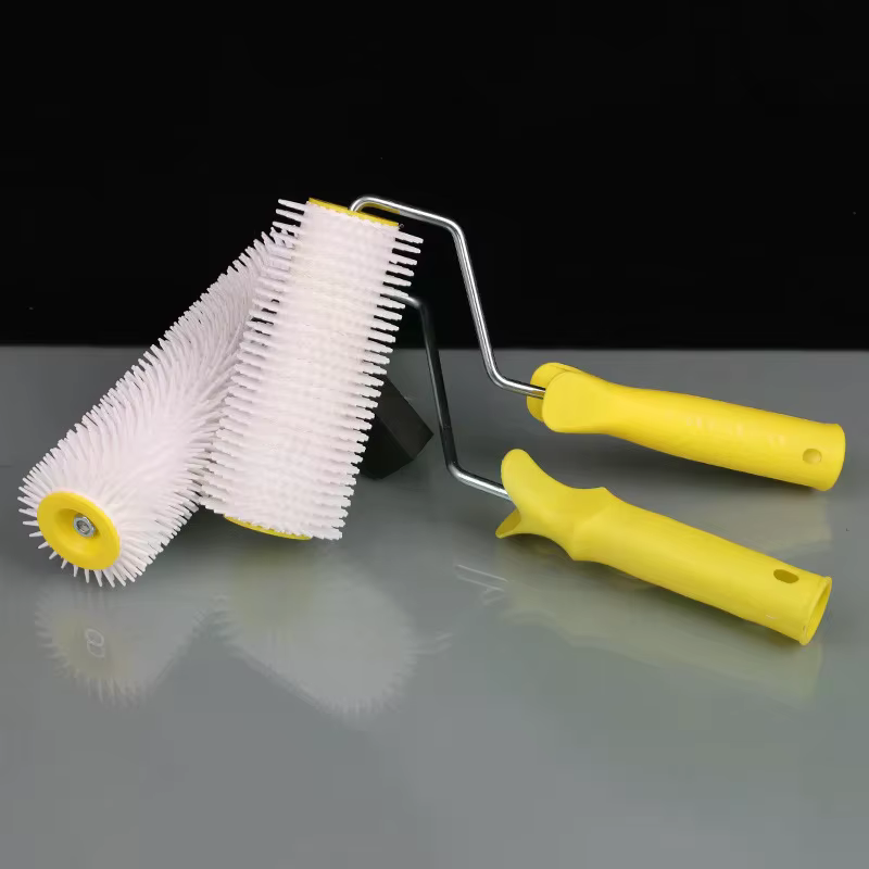 Un rouleau à pointes anti-mousse de 15/22CM