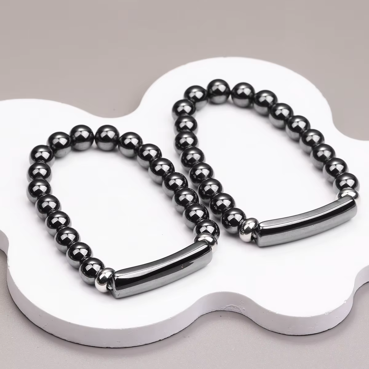 Bracelet en hématite naturelle pour hommes – Perles en forme de baril pour la paix, la protection et la guérison – Bijou en pierre pour soulager le stress et le port quotidien
