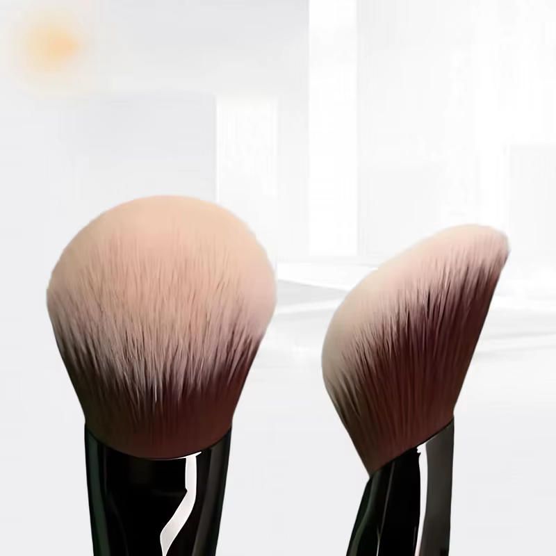 Pinceau à blush professionnel doux et incliné pour blush liquide, crème, poudre de contouring, outil de maquillage de haute qualité