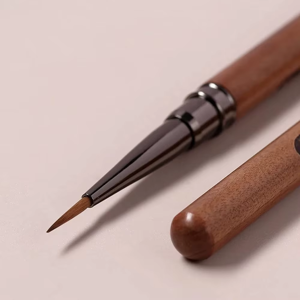 Pinceau triangulaire de précision pour dessiner des motifs 3D