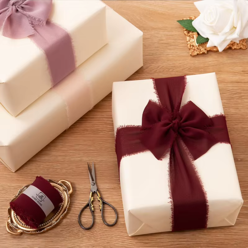 Ruban en mousseline de soie bordeaux pour bouquet de fleurs