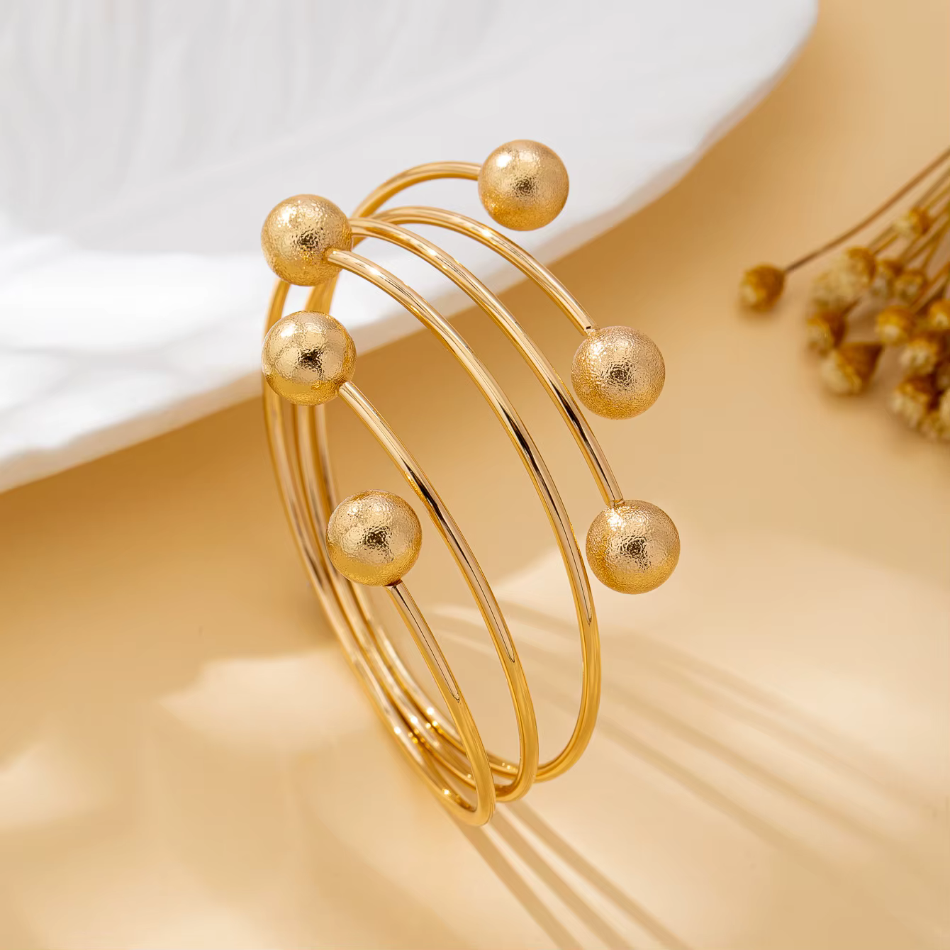 Bracelet pour femme, tendance et créatif, design exquis à plusieurs couches en forme de boule, bracelet ouvert réglable, adapté à un usage quotidien