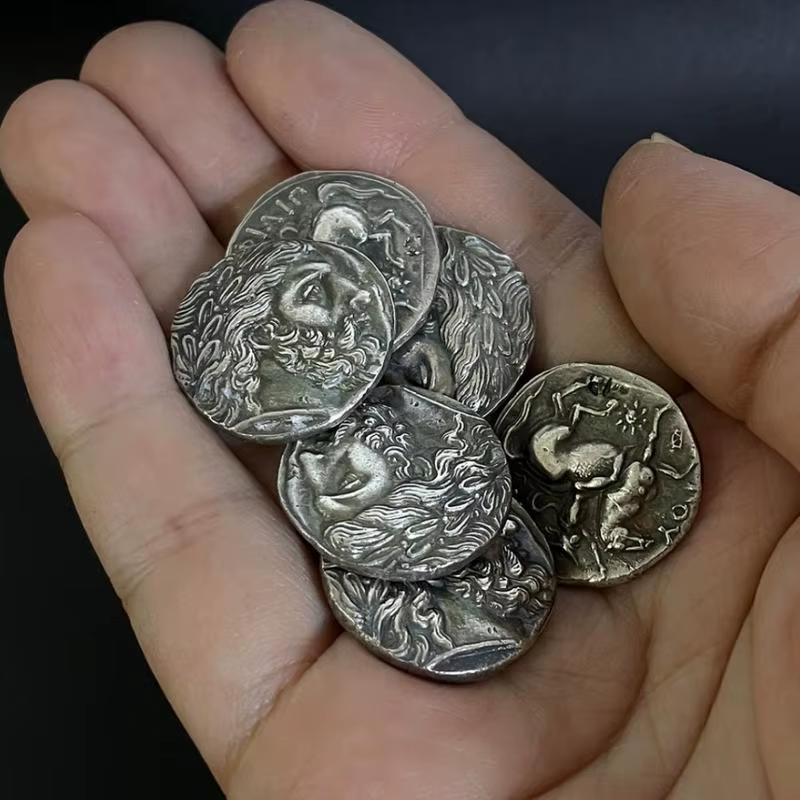 1 pièce – Ornement en métal de la mythologie grecque antique : Dieu du soleil Apollon, gardien du Sagittaire – Pièce de monnaie artisanale, cadeau