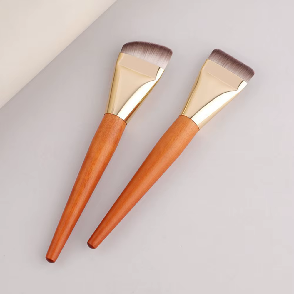Pinceau fond de teint avec manche en bois