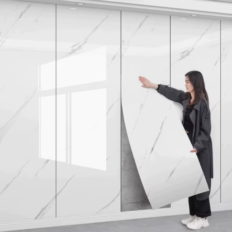 1 rouleau de papier peint auto-adhésif imitation carrelage en marbre