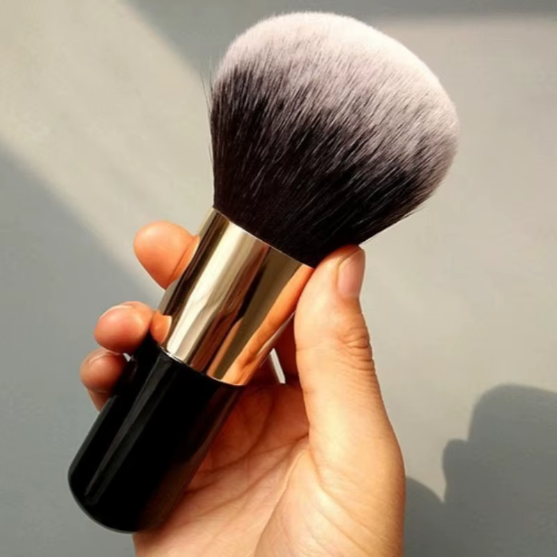 Pinceau à fond de teint en poudre de grande taille, pinceau de maquillage professionnel, pinceau multifonctionnel pour le blush, le sculpting et le bronzage, outil de maquillage