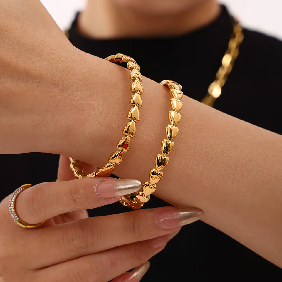 Bracelet manchette coeur pour femme, bracelets en acier inoxydable, plaqué or 18 carats, étanche, sans tarjuvenable