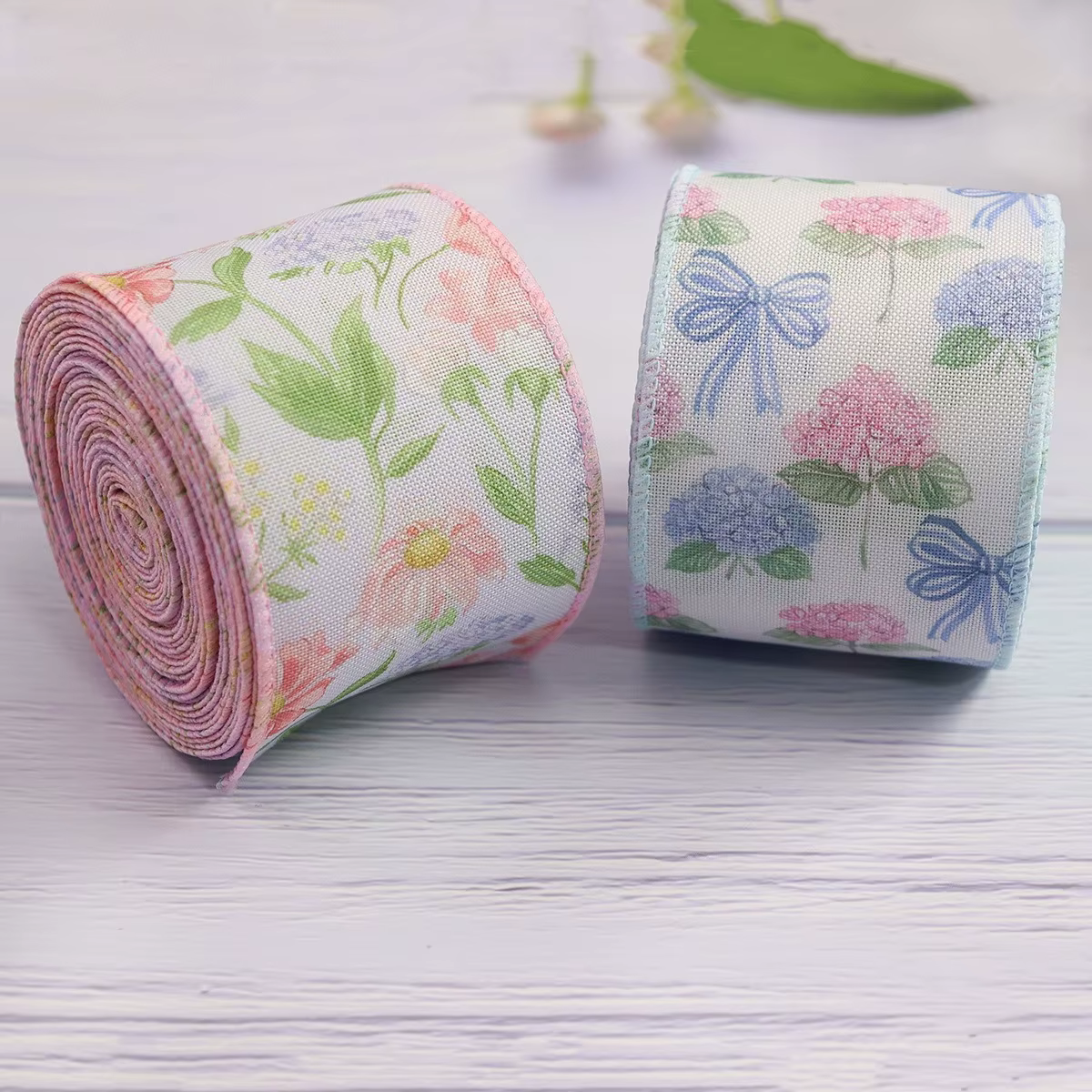 Ruban imprimé floral avec bords en fil