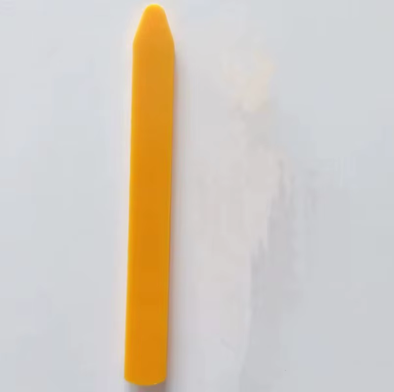 Outils de construction pour le mastic de jointoiement plastique