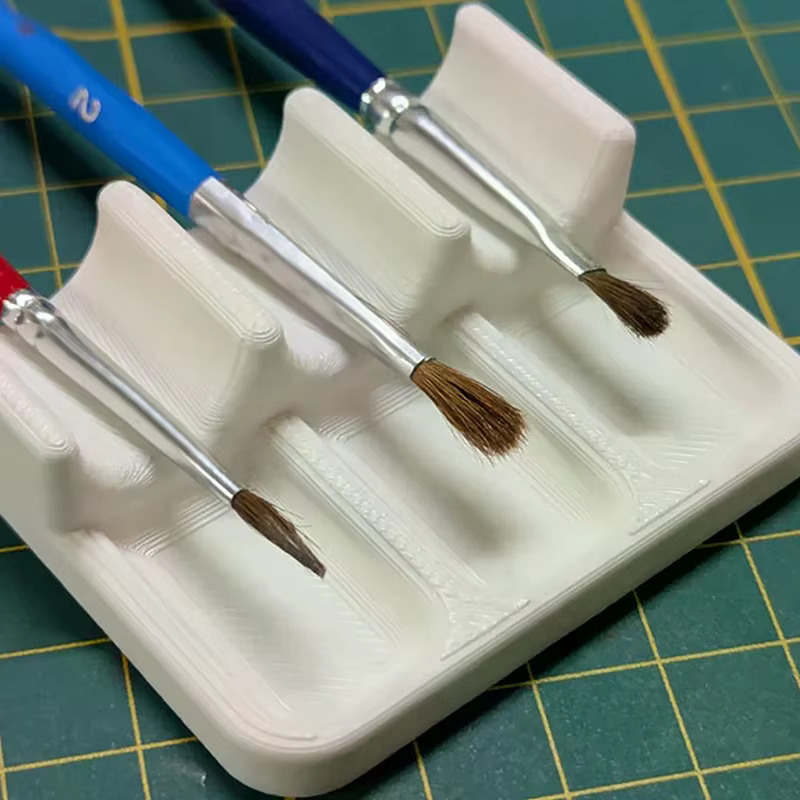 Porte-pinceaux en plastique