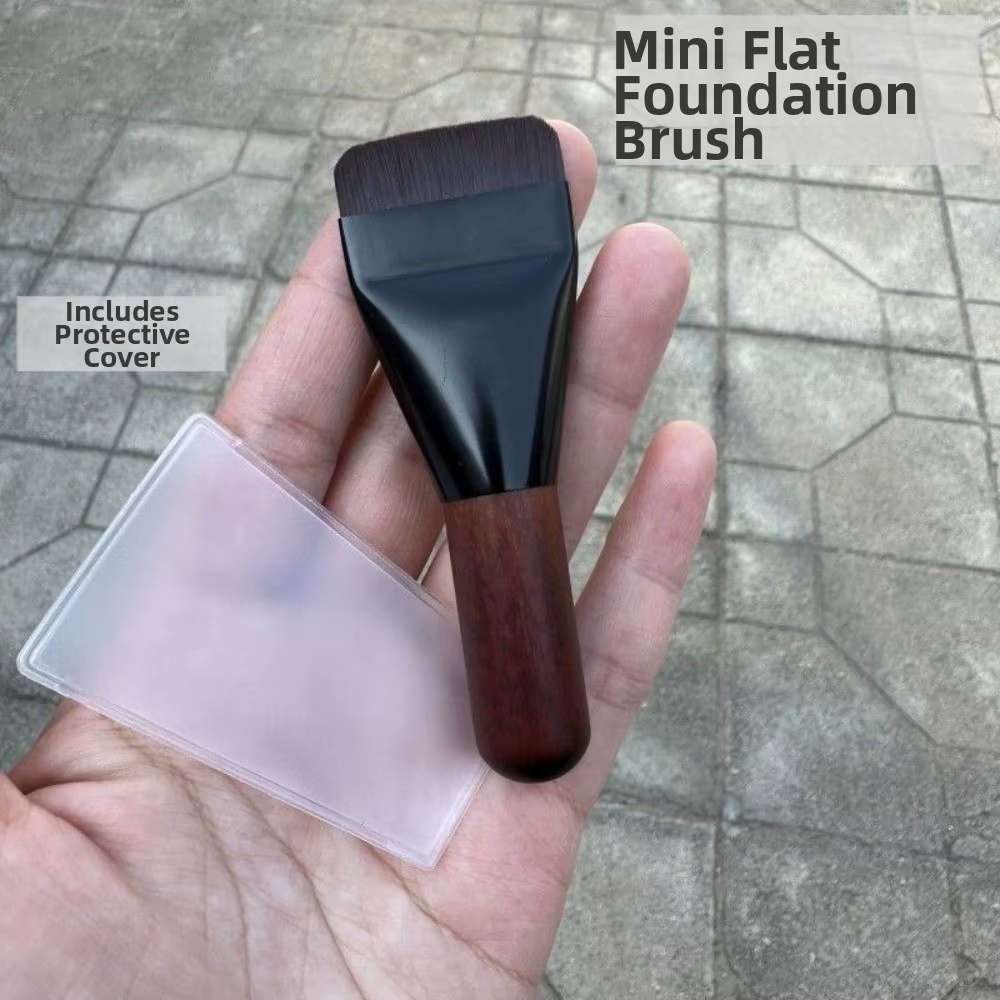 Pinceau à fond de teint mini créatif à poils doux