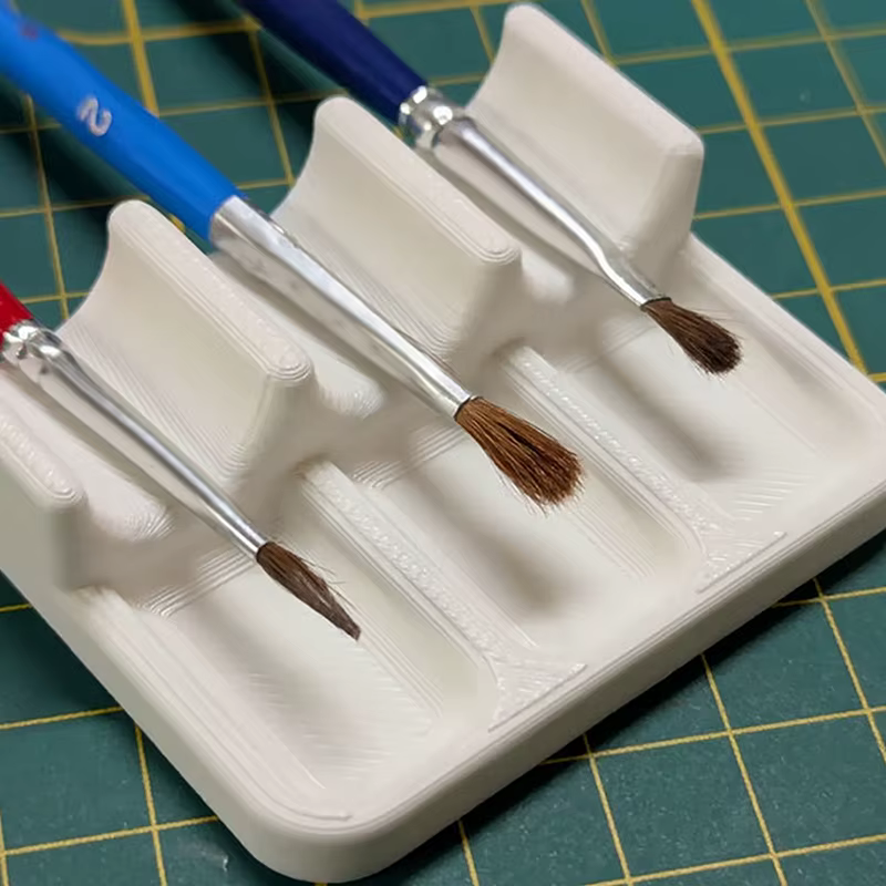 Porte-pinceaux en plastique