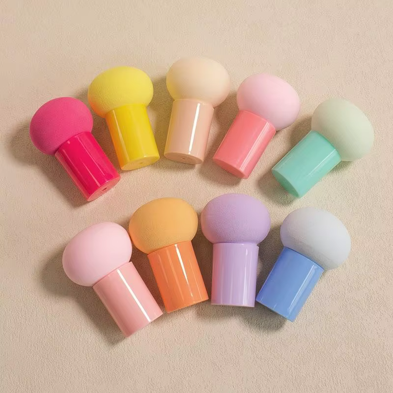 Ensemble de pinceaux pochoirs colorés avec poignées