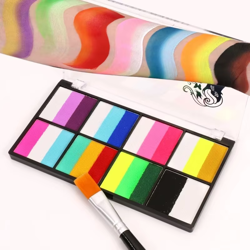Palette de peinture à rayures arc-en-ciel avec pinceaux