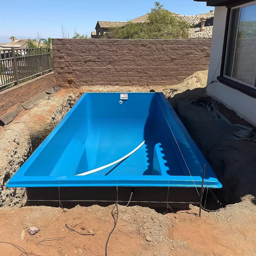 Piscine intégrée à démontage rapide pour maison, villa, B&B, extérieur, personnalisable, enterrée.