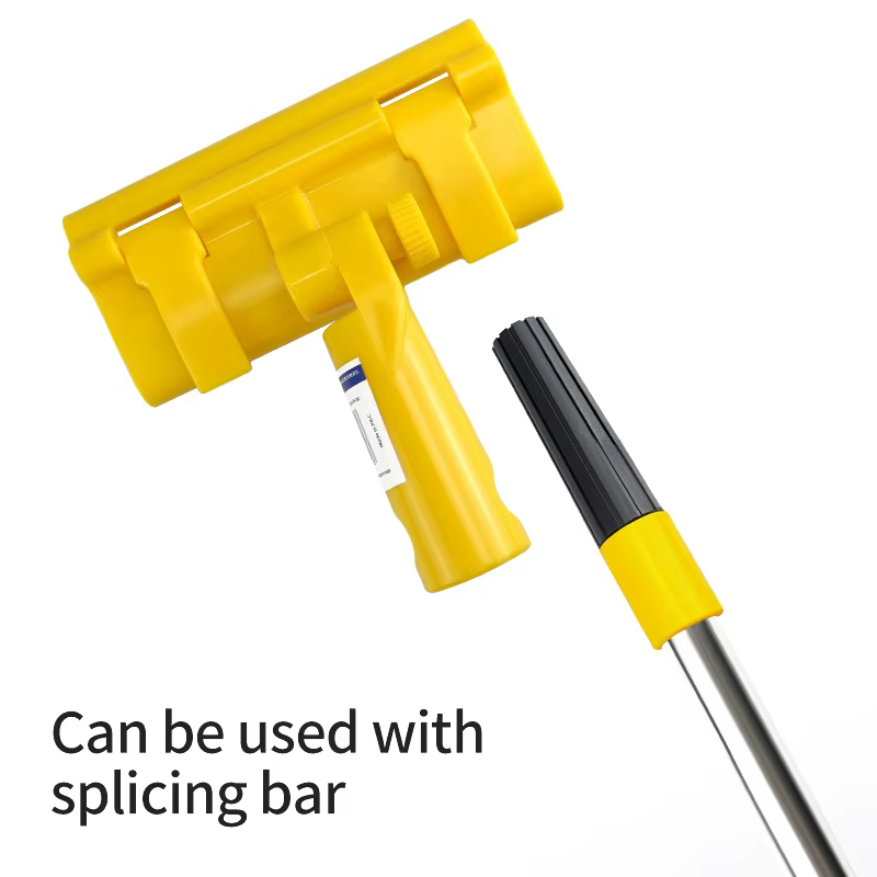 Spatule de lissage pour cloisons sèches