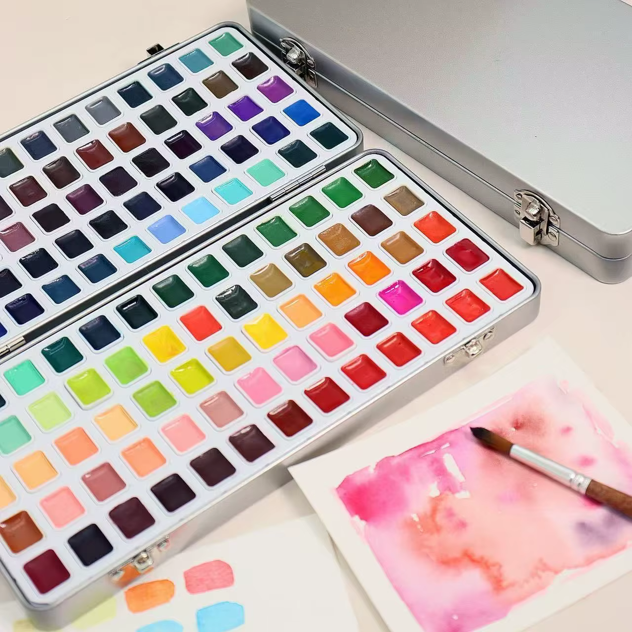 Couleurs granulantes d'aquarelle pour artistes