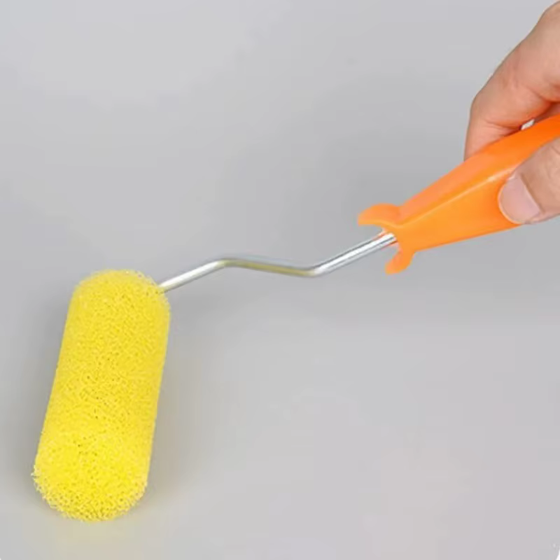 Petits rouleaux de peinture avec cadre à rouleau